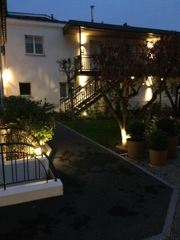 Hotel Jardin Le Pasteur Chalons en Champagne Bagian luar foto