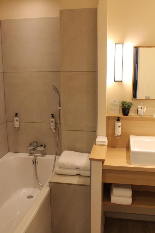 Hotel Jardin Le Pasteur Chalons en Champagne Bagian luar foto